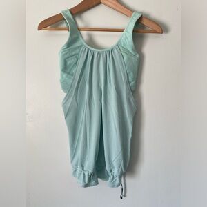 Lululemon Tank Top with built in bra Size 4 Mint Green